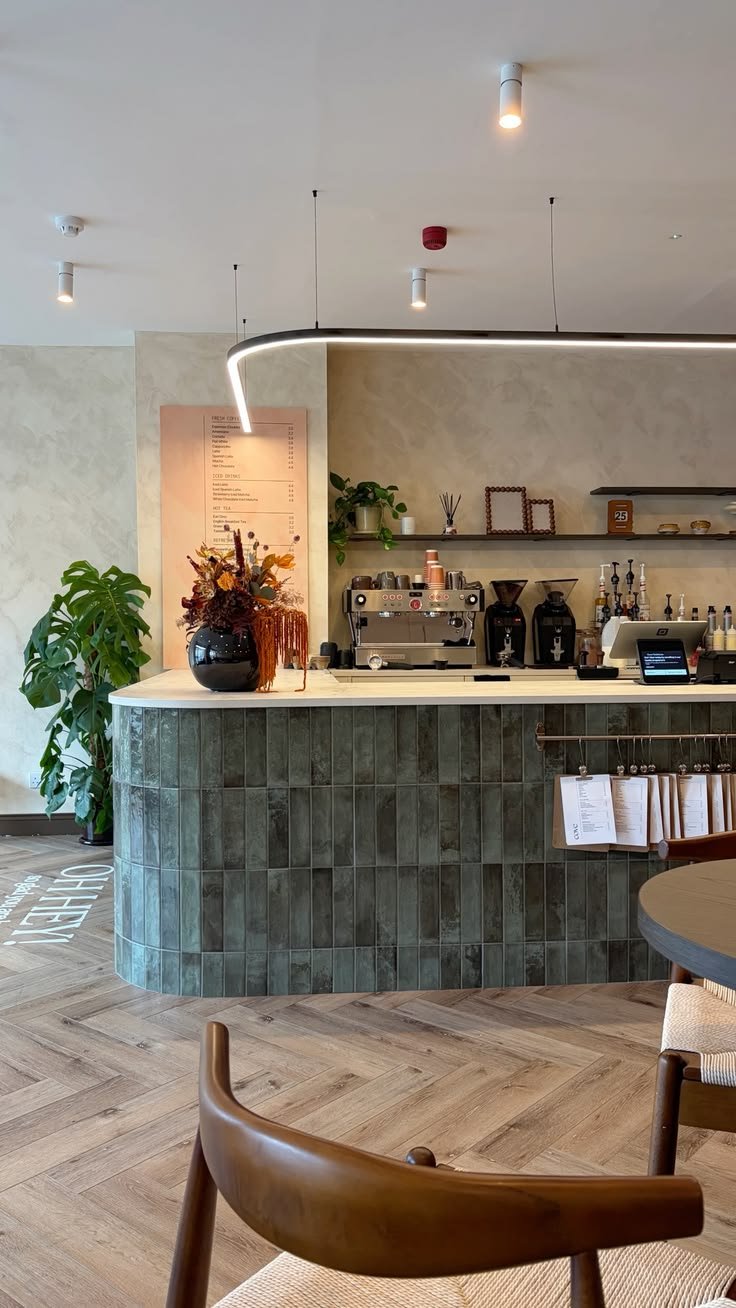 Coffee shop : comptoir en zellige vert